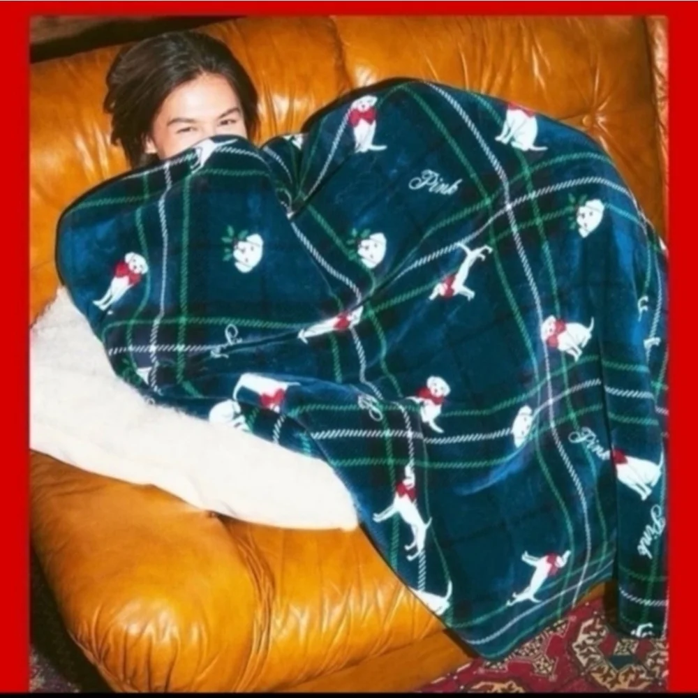 💚🖤 VICTORIA'S SECRET Green Plaid Dog COZY SHERPA BLANKET 🖤💚